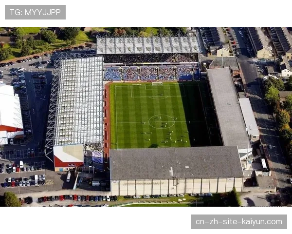 英超升班马生存形势严峻 利兹联伯恩利深陷降级区