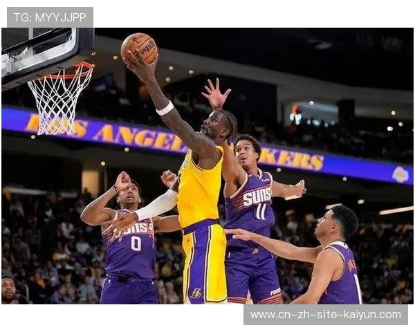 湖人主场迎战太阳 三核合练成型但布克率队来势汹汹